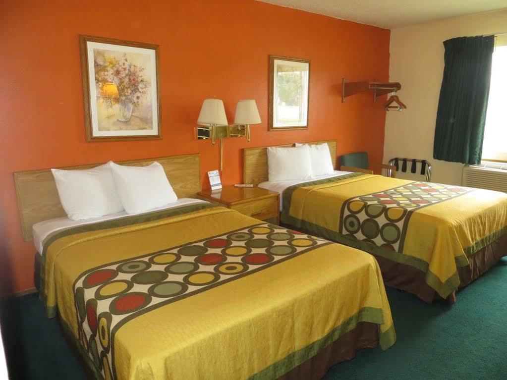 Super 8 By Wyndham Waco University Area Экстерьер фото